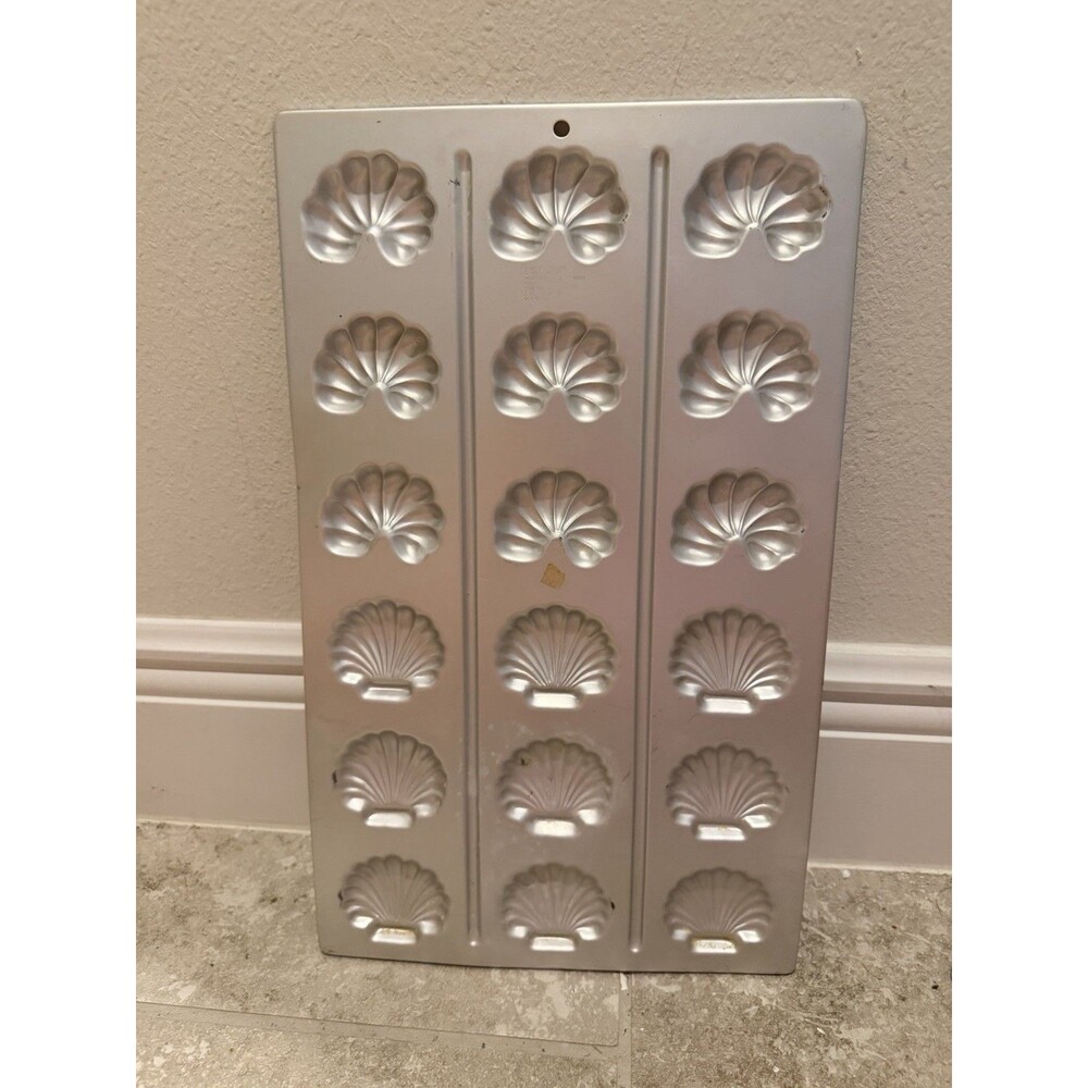 Vintage Wilton 1984 Viennese Classic Cookie Pan Mold 18 Cookies Shell Crescent